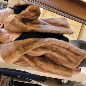 Gorgeous vintage fur designed by Kay Anos Furs, M/L